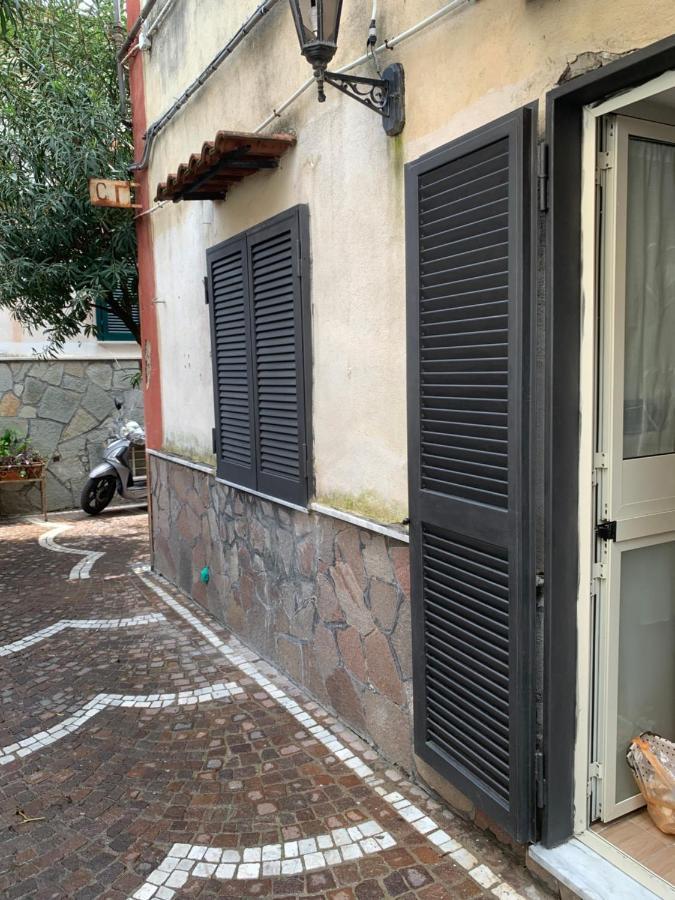 La Casetta Di Carme Napoli Bagian luar foto